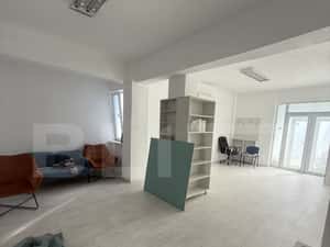 Spatiu comercial sau locuinta in zona centrala Voinesti — miniatura 4