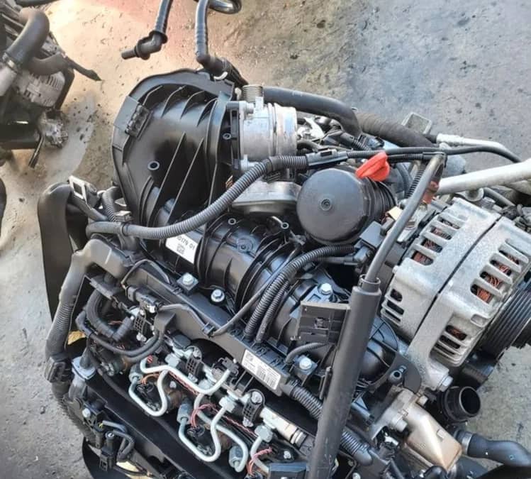 Motor BMW E90 143 CP n47 2.0 diesel — fotografie 1 din 7