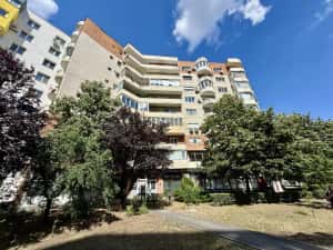 Proprietar Apartament 1 camera Soarelui etaj 1  str. Aleea Cristalului nr 3 , Pret  2390 euro /m2 util