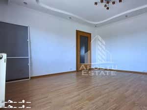 Apartament 3 camere,decomandat, nemobilat, Confectii