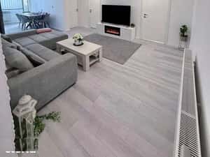 Apartament cu 3 camere, 66 mp, balcon, zona Terra — miniatura 3