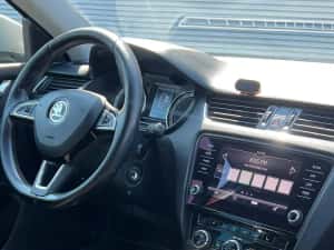 Vand Skoda Octavia 2.0 TDI 2018 Automata *LED* inmatriculata RO urgent — miniatura 5
