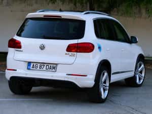 Volkswagen Tiguan / R-Line / Panoramic  / Lane Assist / Sign Assist — miniatura 3