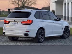 BMW X5 F15 5.0i 2016 — miniatura 3