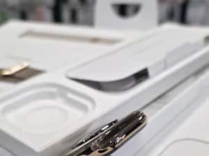 Apple Watch 10 / Cellular / Gold Titanium / 46mm / Gold Milanese/Delux — miniatura 8