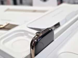 Apple Watch 10 / Cellular / Gold Titanium / 46mm / Gold Milanese/Delux — miniatura 9