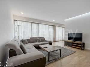 Apartament cu 3 camere | mobilat complet modern | loc de parcare