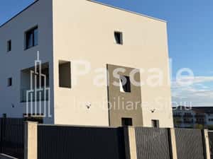 Apartament de lux cu terasă și curte privată – Edifiq 6, Sibiu — miniatura 5