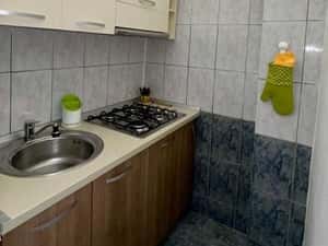 Inchiriez Apartament 3 camere compet mobilat si utilat — miniatura 4