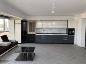 Apartament 3 camere, terasa 60 mp, 2 bai, parcare subterana inclusa