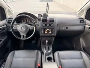 Volkswagen Touran 2.0 140 DSG/ Scaune piele/Navi/Revizie completa — miniatura 5