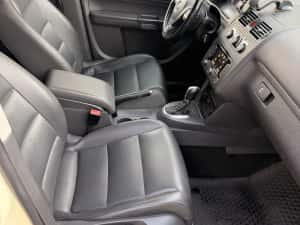 Volkswagen Touran 2.0 140 DSG/ Scaune piele/Navi/Revizie completa — miniatura 8