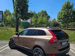 Volvo XC 60 2010 AWD — miniatura 4