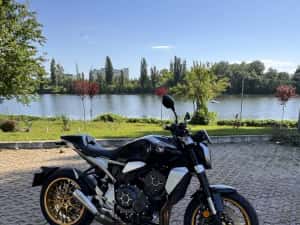 Honda CB1000R 03.2023 5300 km in garantie pana in 2027 — miniatura 5