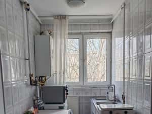 Doamna Dhica ,Ziduri intre vii — miniatura 4