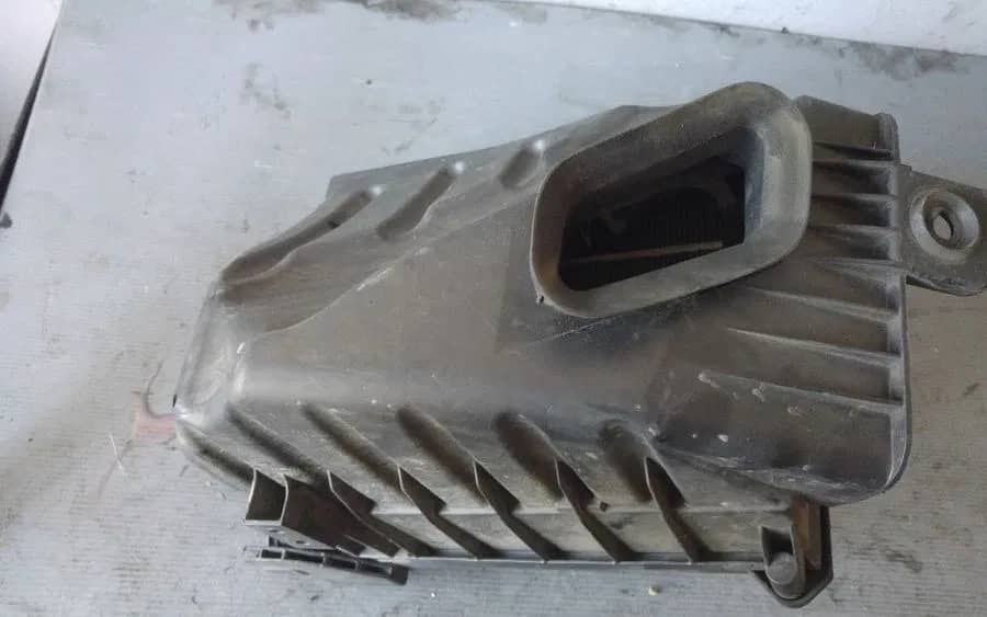 carcasa filtru aer audi a4 b7 3.0 tdi 8e0121405 — fotografie 1 din 10