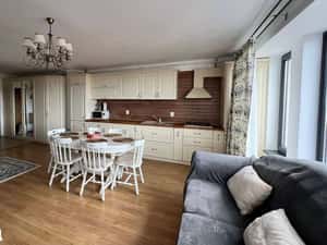 Apartament 3 camere, bloc nou, de inchiriat zona Centrala — miniatura 5