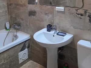 Particular inchiriez apartament 2 camere Dream Residence — miniatura 5