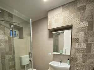 Închiriez apartament 2 camere in centru — miniatura 6