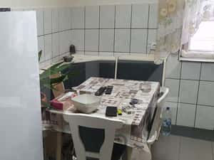 Se vinde apartament cu 3 camere decomandat in Vatra Dornei — miniatura 5