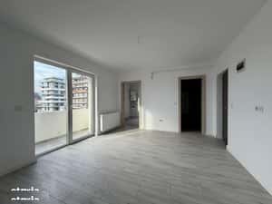 Apartamente 1,2,3 camere bloc nou — miniatura 2