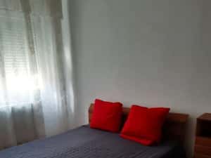 Inchiriez apartament caransebes 2 camere zona centrala — miniatura 2