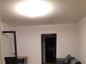 Inchiriez apartament caransebes 2 camere zona centrala — miniatura 3