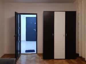 Inchiriez apartament caransebes 2 camere zona centrala — miniatura 4