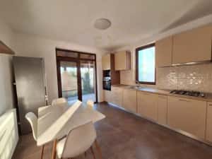 0% Comision- De Inchiriat- Casa moderna Stefanesti-Lidl la 5 min Pitesti! — miniatura 3