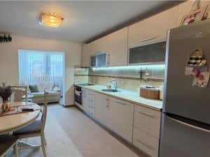 Apartament 3 camere, zona Sc Nr. 3 — miniatura 1