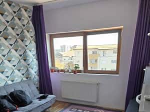 Inchiriez apartament 3 camere, zona Soarelui