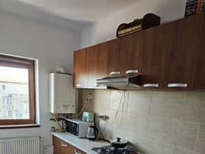 Inchiriez apartament 3 camere, zona Soarelui — miniatura 3