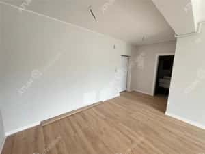 Apartament la cheie cu 2 camere gradina si parcare zona Brana Selimbar — miniatura 5