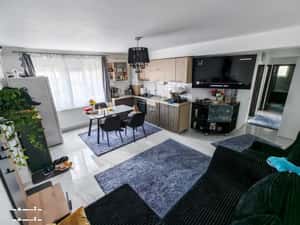 Apartament cu 3 camere, 61 mp, parcare, zona Cetatii — miniatura 2