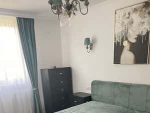 Apartament cu 2 camere, balcon și garaj Strada Horea — miniatura 1