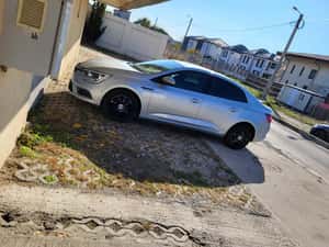 Renault Megane Berlină second-hand, 2018 - 8.900 EUR — miniatura 5