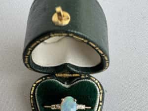 Inel din aur, opal si diamante