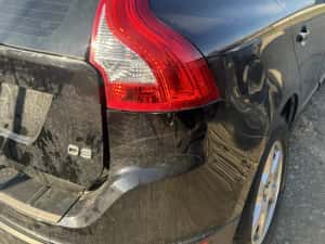 Fuzetă dreapta față Volvo XC 60 2.4 D 2012 — miniatura 4