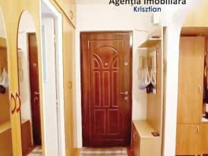 Apartament cu 3 camere de vânzare zona Micro 16 — miniatura 4