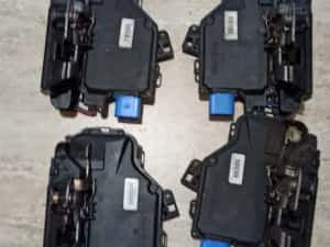 Broasca usa Golf 5 Jetta Touran Octavia 2 fata spate stânga dreapta — miniatura 2