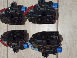 Broasca usa Golf 5 Jetta Touran Octavia 2 fata spate stânga dreapta — miniatura 3