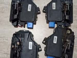 Broasca usa Golf 5 Jetta Touran Octavia 2 fata spate stânga dreapta — miniatura 6