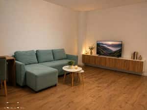 Inchiriez ap. cu 2 camere, central, amenajat lux, bloc nou — miniatura 3