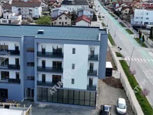 Apartament cu 2 camere finisat la cheie etaj 1 zona Brana din Selimbar — miniatura 1