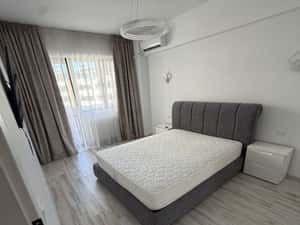 Vand apartament 2 camere bloc nou Dem Radulescu Ramnicu Valcea — miniatura 3
