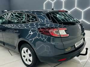 Renault Megane Break / Estate 2010 — miniatura 4