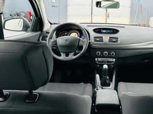 Renault Megane Break / Estate 2010 — miniatura 6