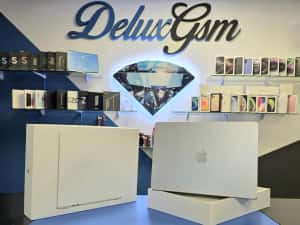 MacBook Air / M3 / 8/512 GB / 13" / DeluxGSM