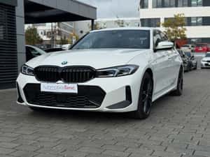 BMW 330 Berlină Second-Hand, 21.600 km, 2023