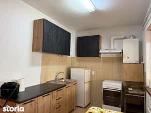 garsoniera bloc parter stefan cel mare zona 3 stejari — miniatura 6